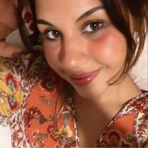 Meet your Posher, Daniela